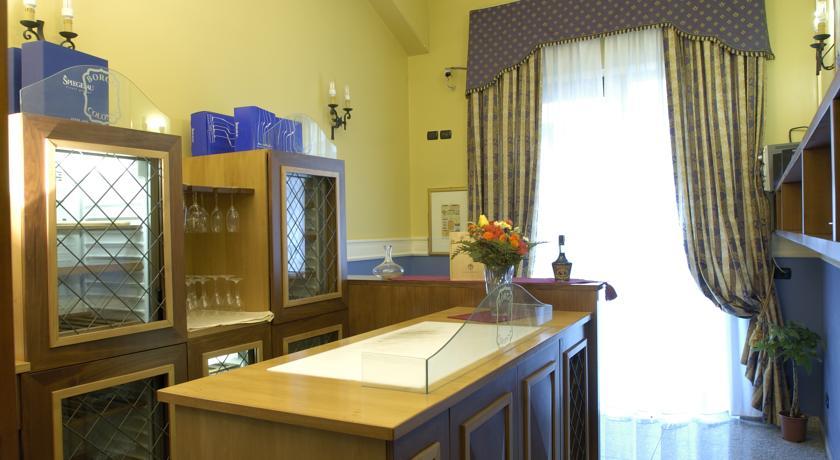 Hotel La Residenza Мессіна Екстер'єр фото